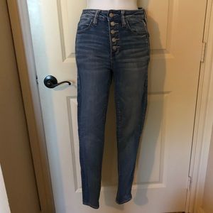 Button fly Jeans